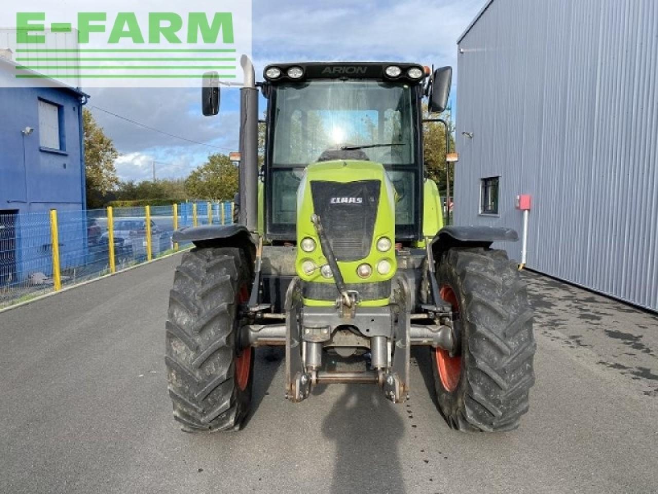 Farm tractor CLAAS arion 620: picture 8