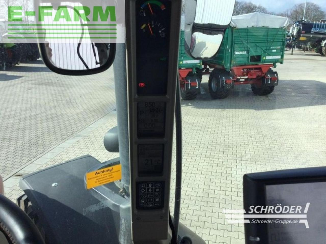 Farm tractor Case-IH optum 300 cvx: picture 13