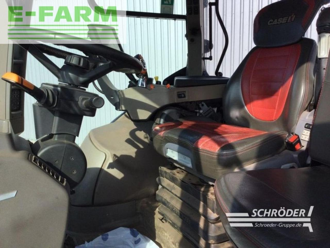 Farm tractor Case-IH optum 300 cvx: picture 11