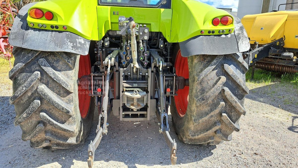 Farm tractor Claas ARION 640: picture 5