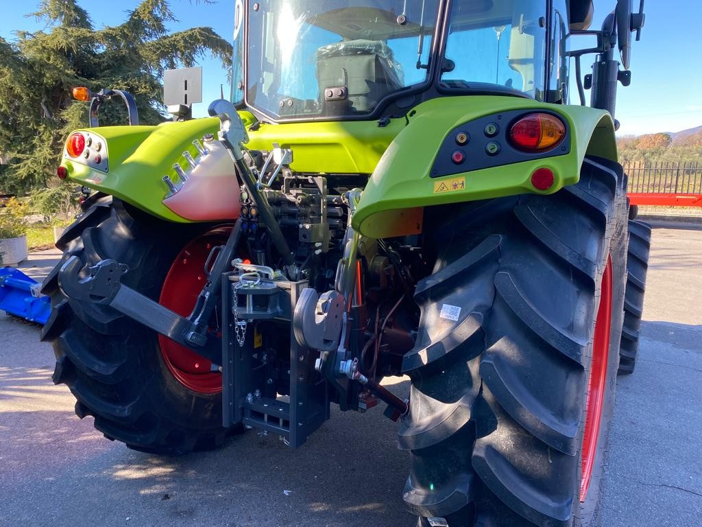 New Farm tractor Claas Arion 420: picture 15
