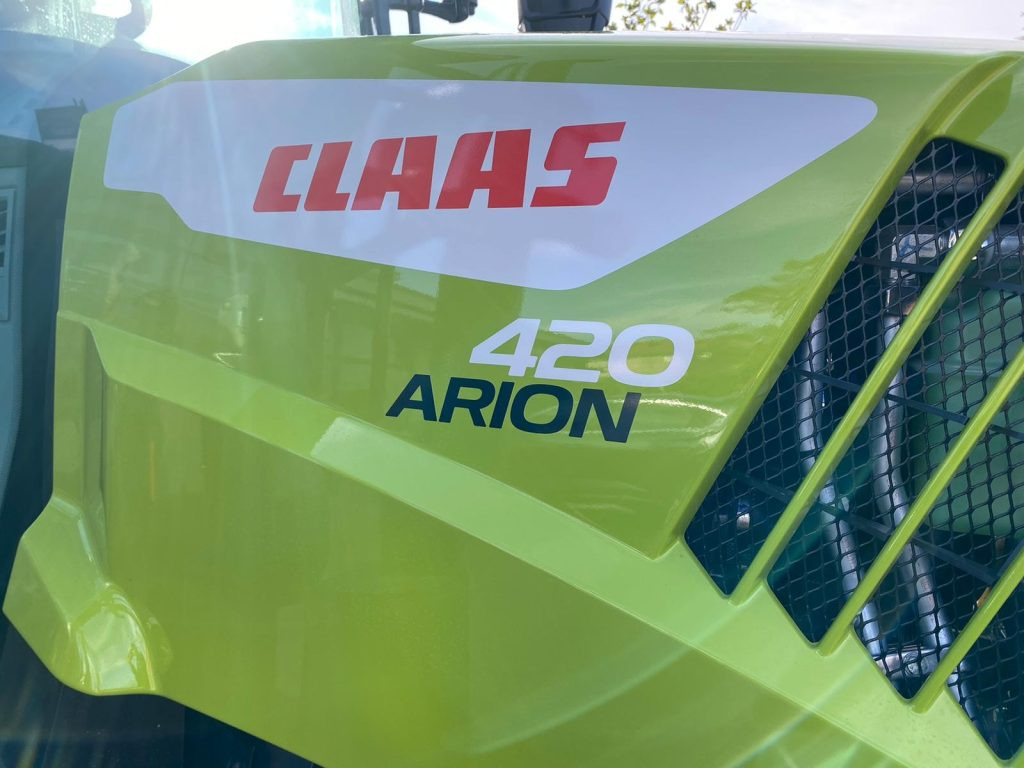 New Farm tractor Claas Arion 420: picture 12