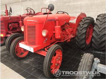 David Brown D25 - Farm tractor