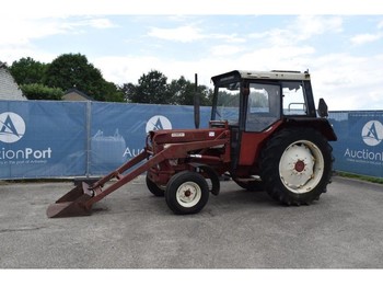 International 644 - Farm tractor
