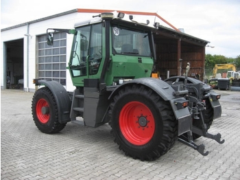 Tractor Fendt Xylon 520 de vanzare  - Farm tractor