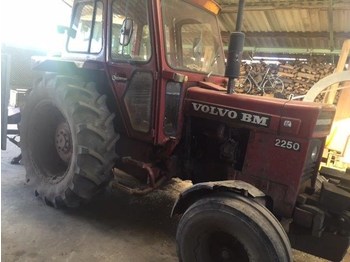  Volvo 2250 - Farm tractor