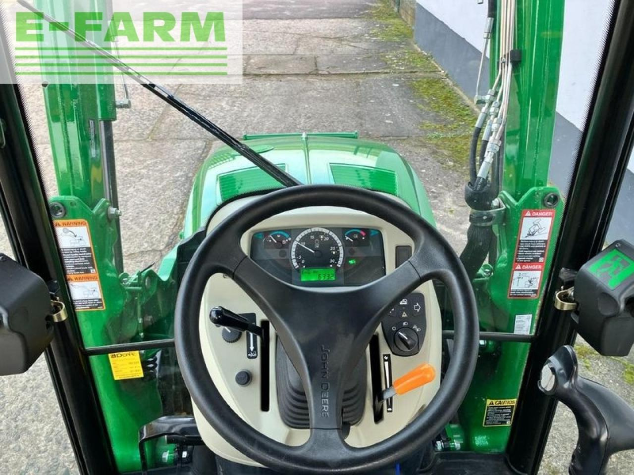 Farm tractor John Deere 3038 r: picture 11