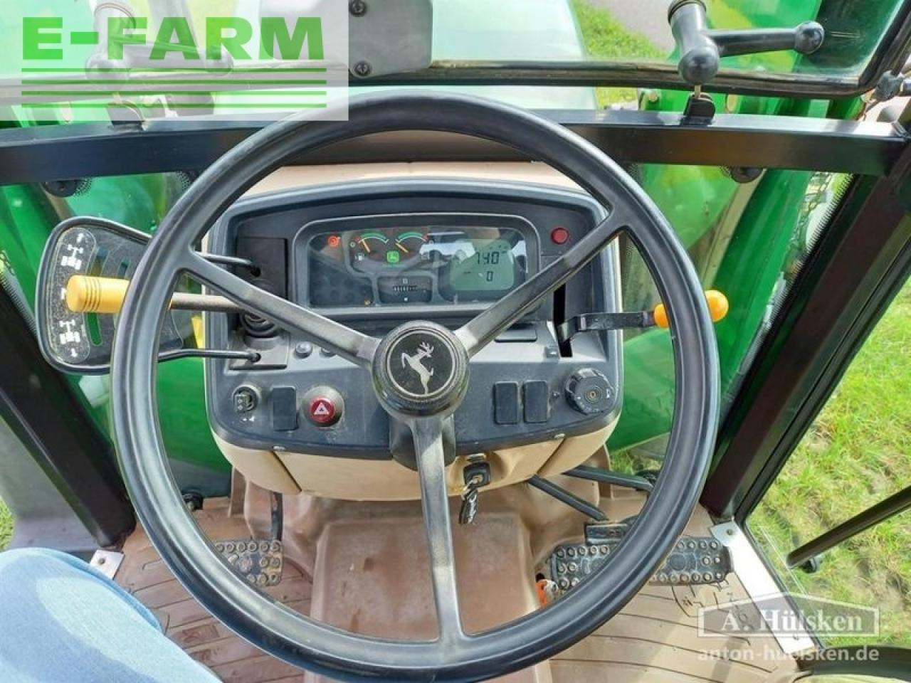 Farm tractor John Deere 5415 inkl. frontlader: picture 12
