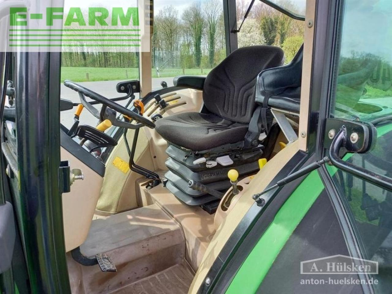 Farm tractor John Deere 5415 inkl. frontlader: picture 11