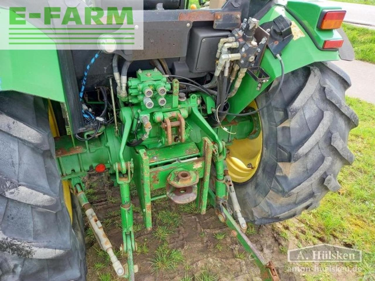 Farm tractor John Deere 5415 inkl. frontlader: picture 8