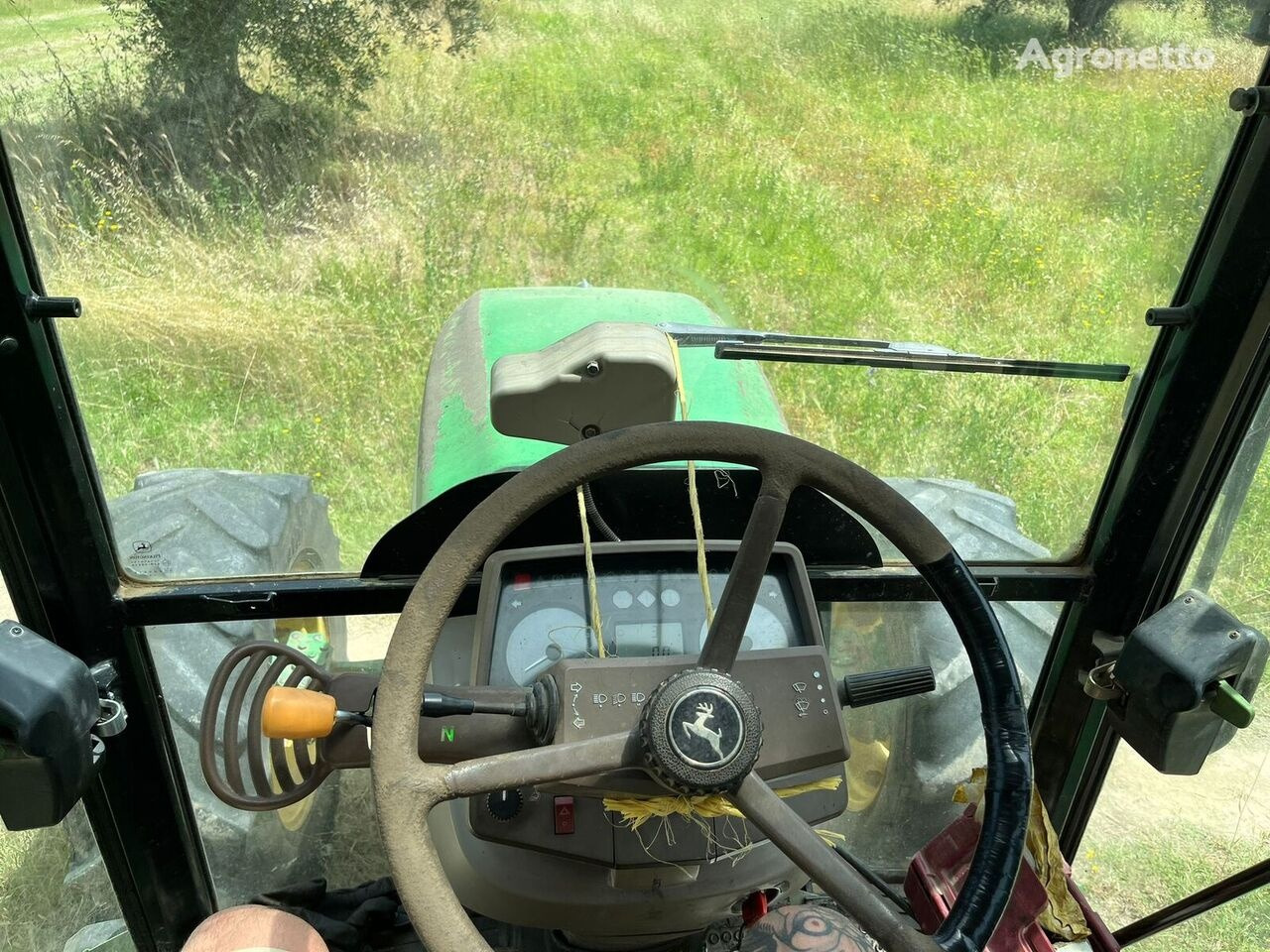 Farm tractor John Deere 5820: picture 7