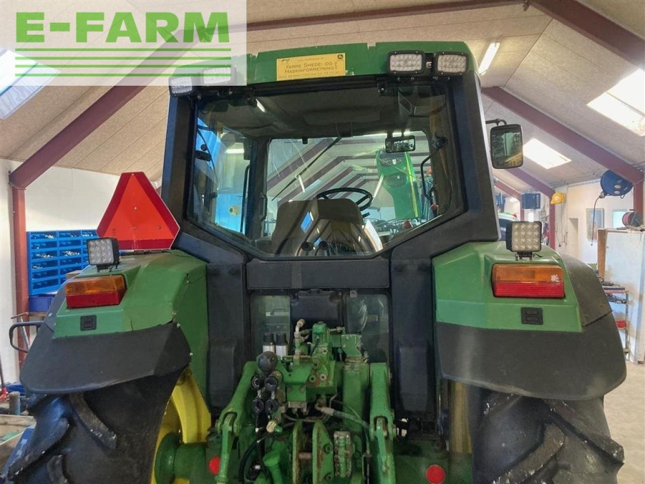 Farm tractor John Deere 6300: picture 7