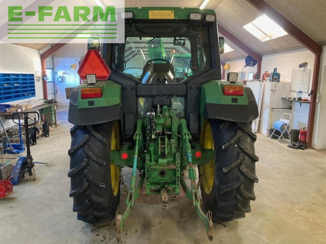 Farm tractor John Deere 6300: picture 6