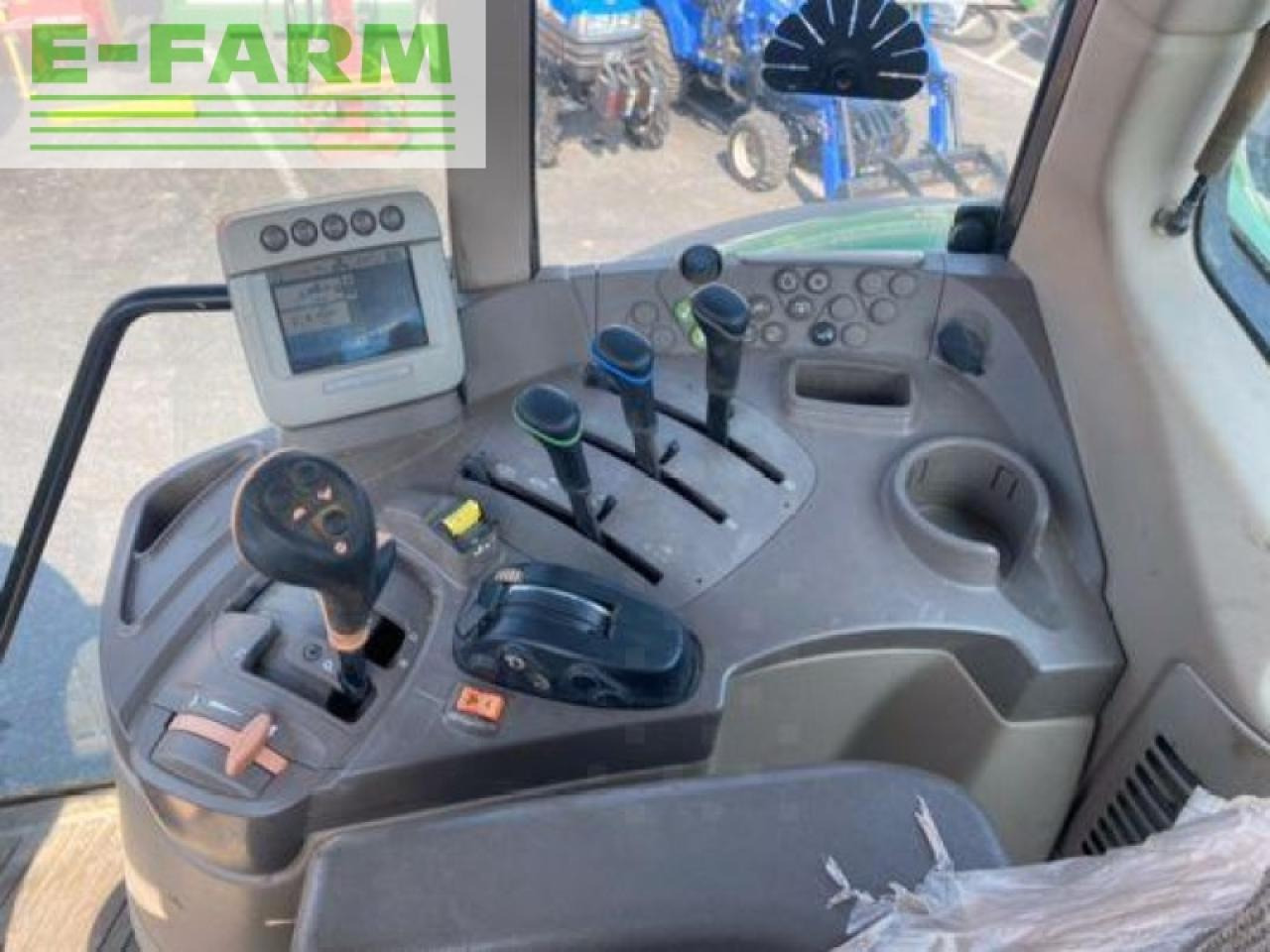 Farm tractor John Deere 7430 premium: picture 8