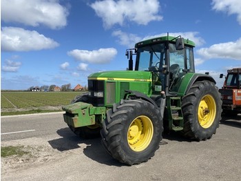 Farm tractor John Deere 7710: picture 1