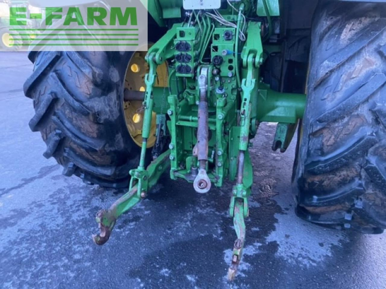 Farm tractor John Deere 7720: picture 5