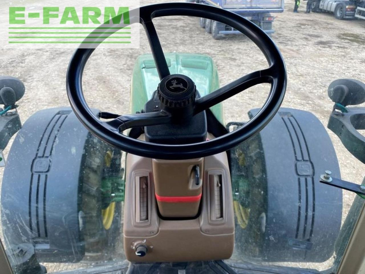 Farm tractor John Deere 8130: picture 36