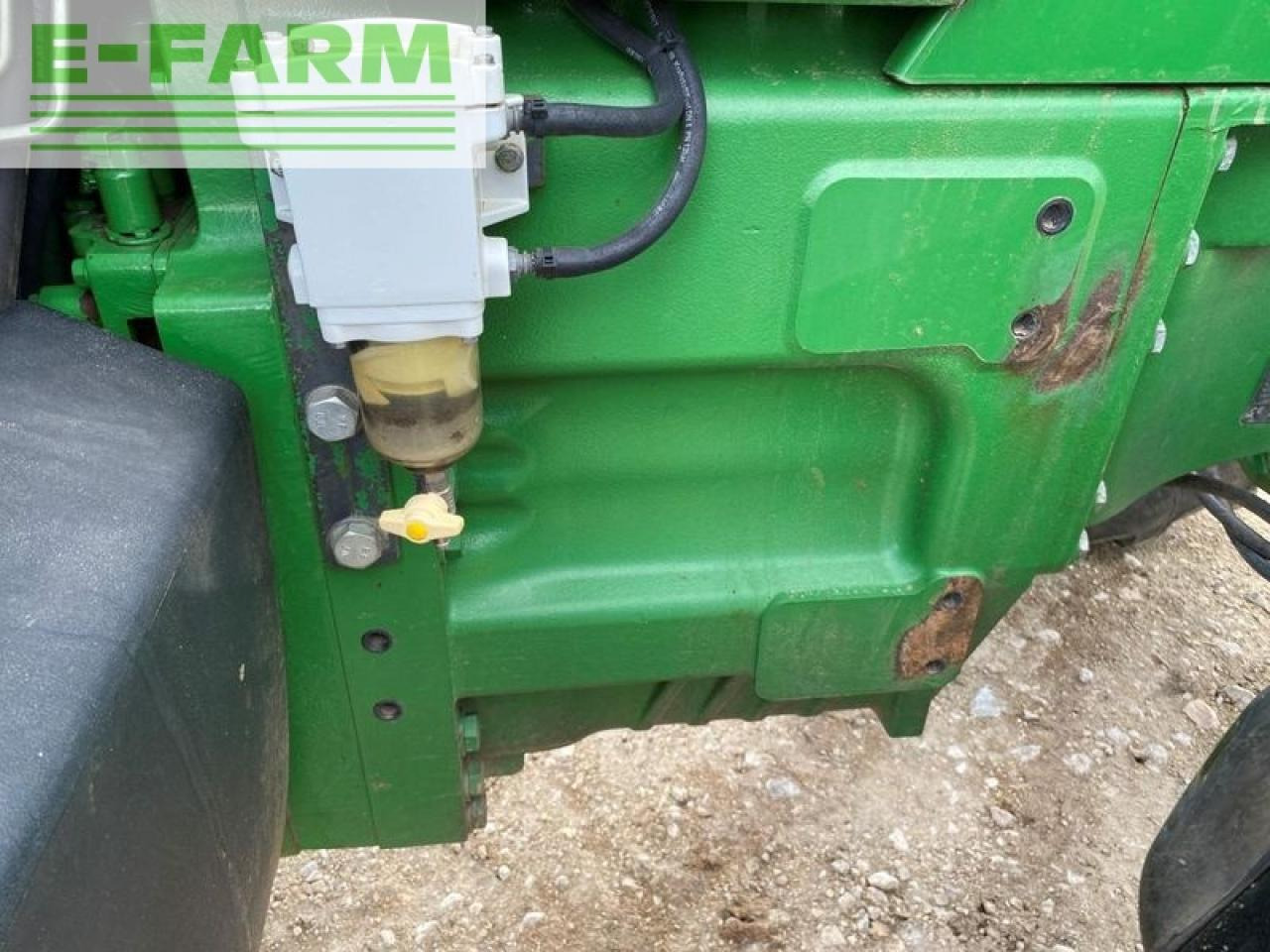 Farm tractor John Deere 8130: picture 23
