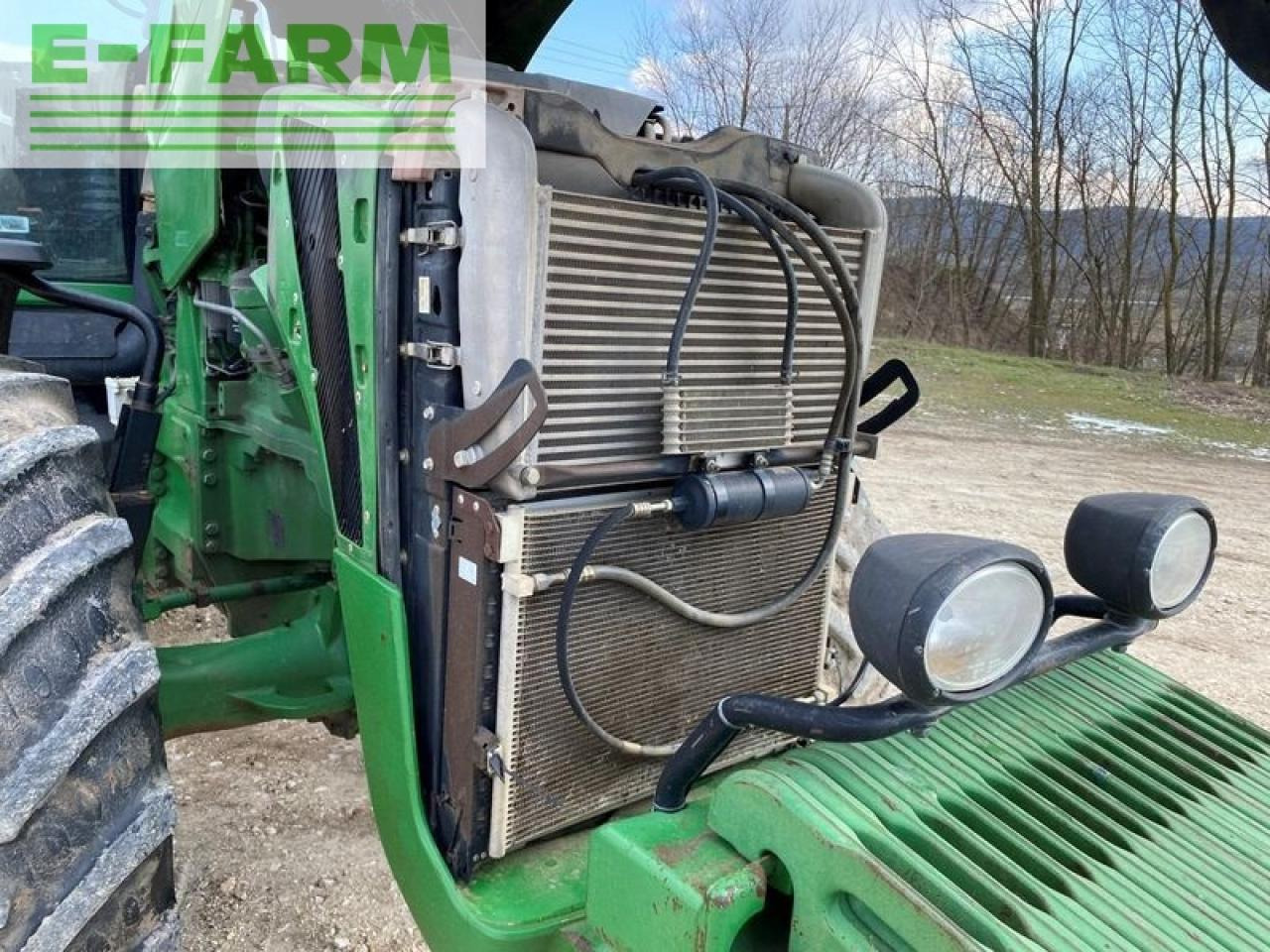 Farm tractor John Deere 8130: picture 18