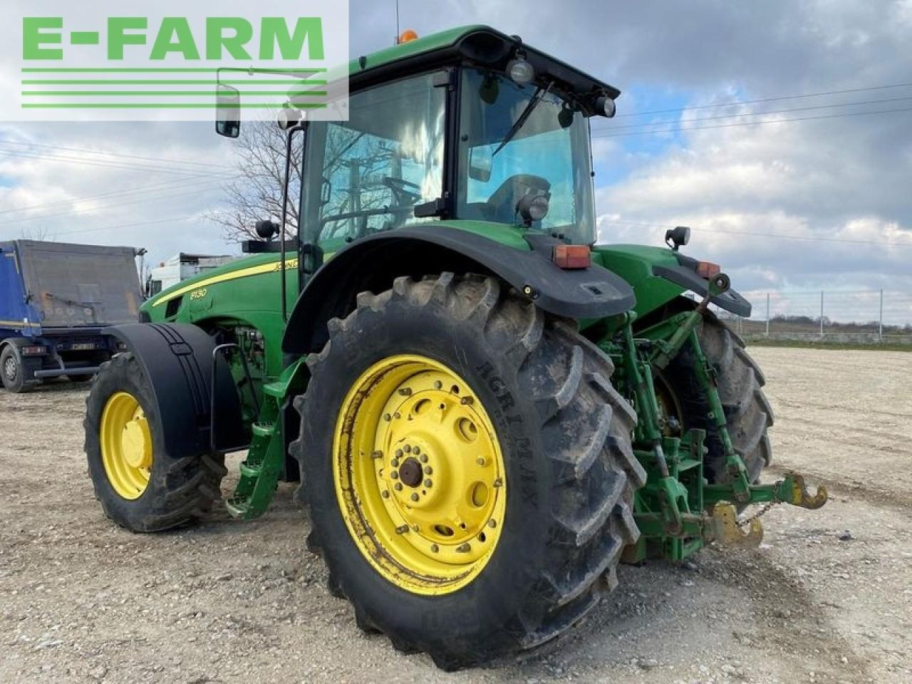 Farm tractor John Deere 8130: picture 7