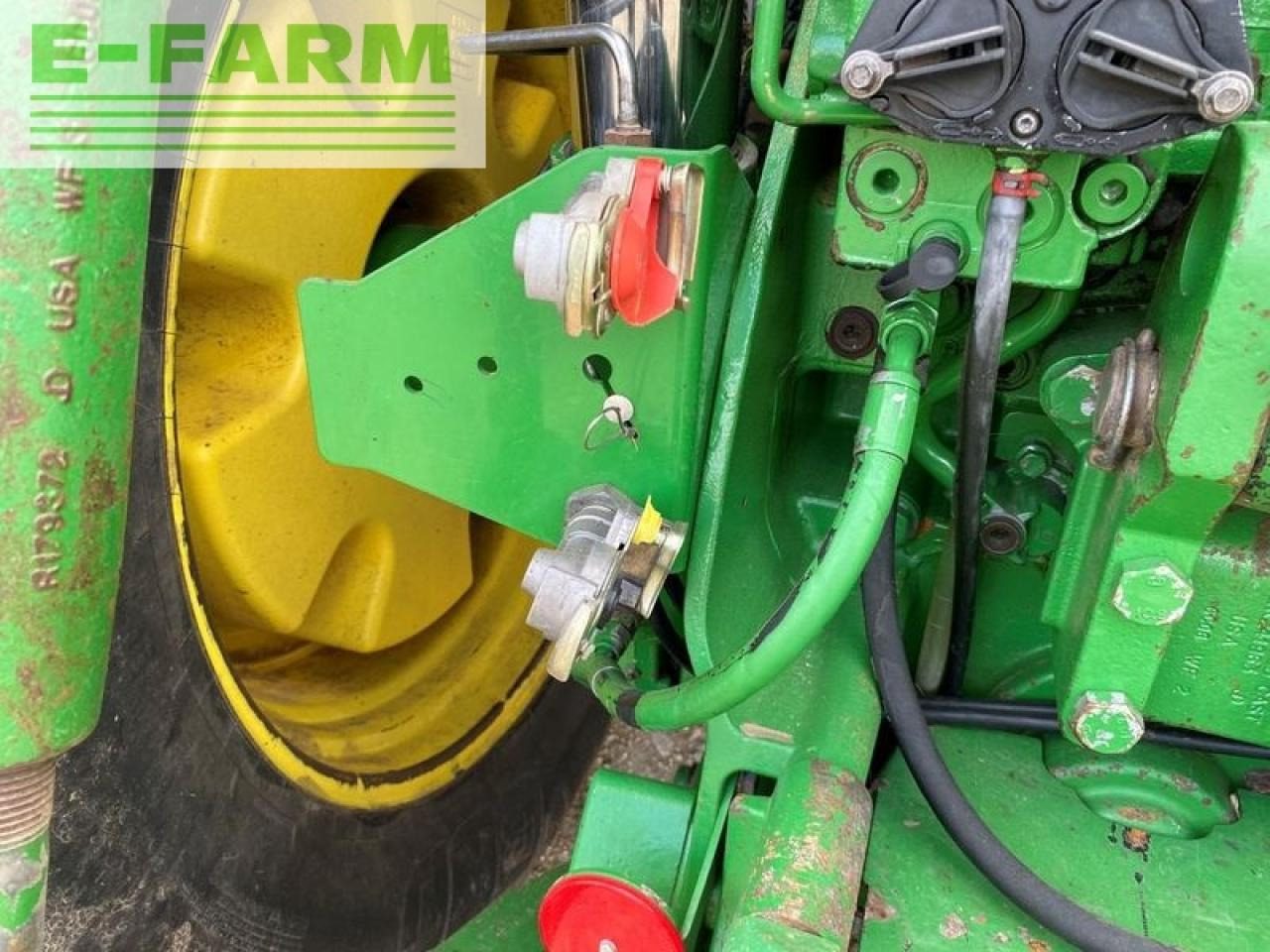 Farm tractor John Deere 8130: picture 29