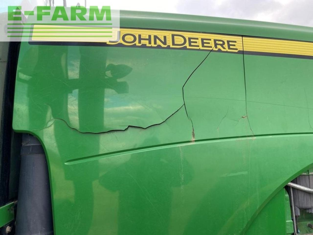 Farm tractor John Deere 8130: picture 25