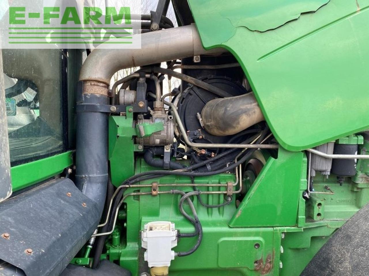 Farm tractor John Deere 8130: picture 21