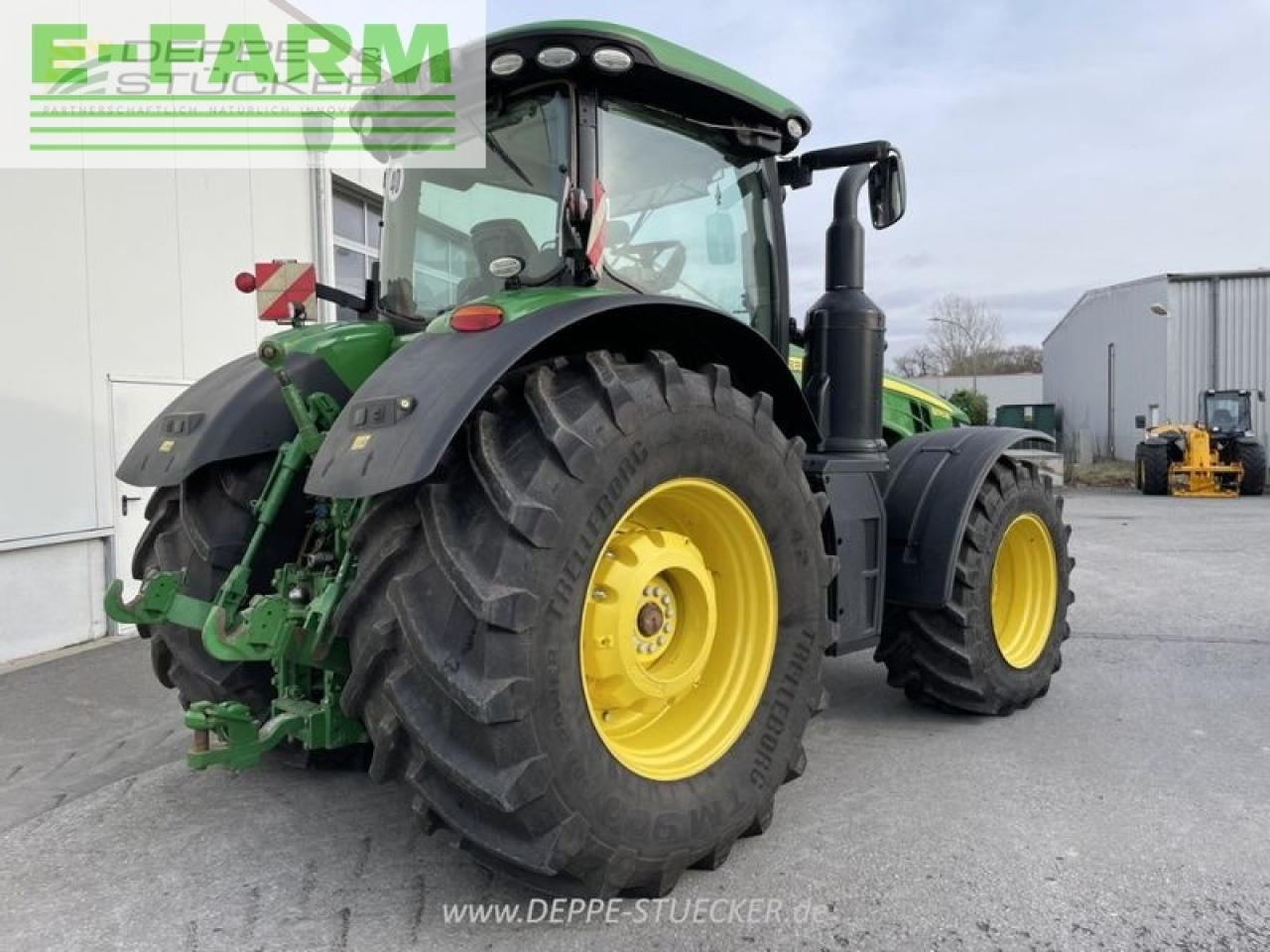 Farm tractor John Deere 8370r: picture 11
