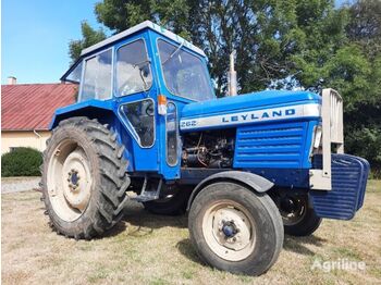 Farm tractor LEYLAND 262: picture 1