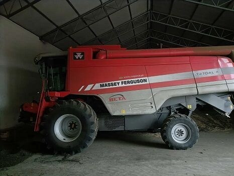 Combine harvester Massey Ferguson 7270: picture 2