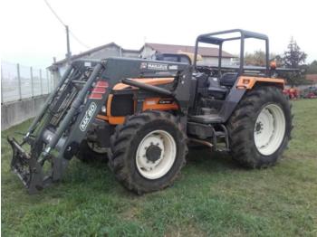 Farm tractor Renault CERES 330: picture 1