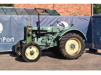 MAN C40H - Straddle tractor