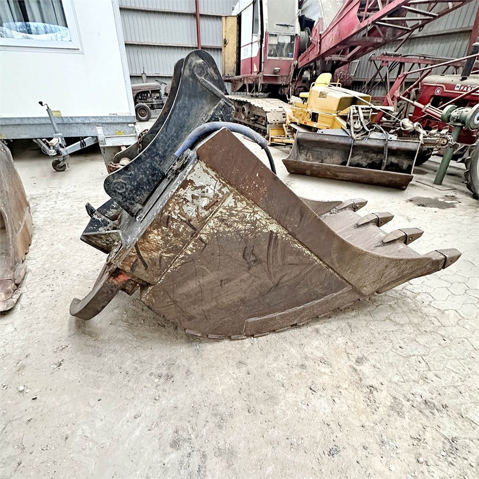 Excavator bucket for Construction machinery ABC 105 cm: picture 3