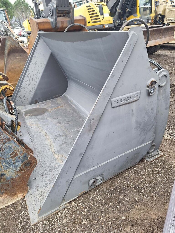 Loader bucket Volvo high tipping bucket 2750 mm: picture 2
