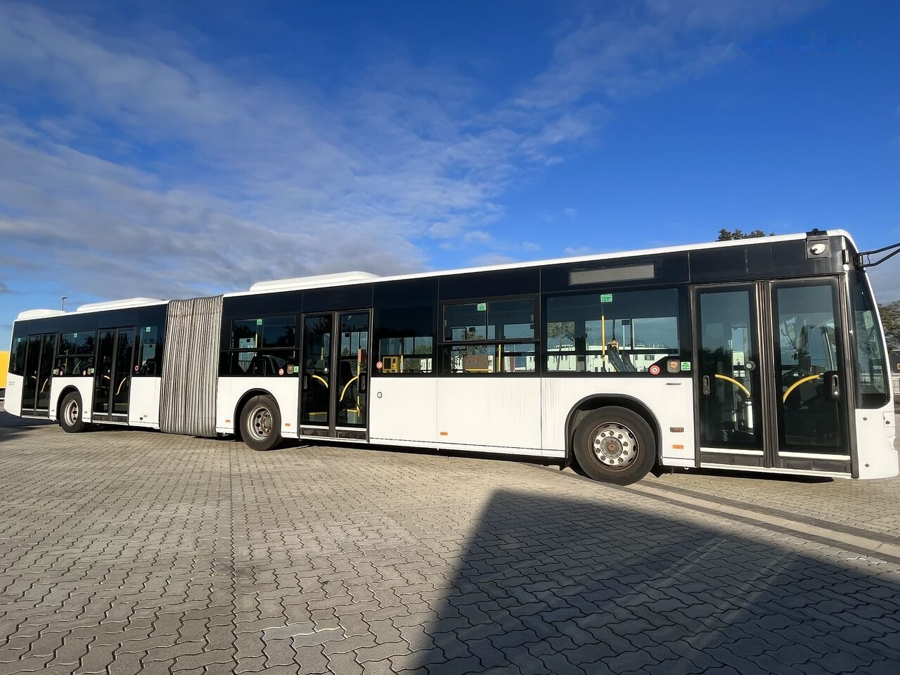 City bus Mercedes-Benz Conecto G (LF) - 40 Sitze + 101 Stehpl. + 1 Rollstuhl: picture 9