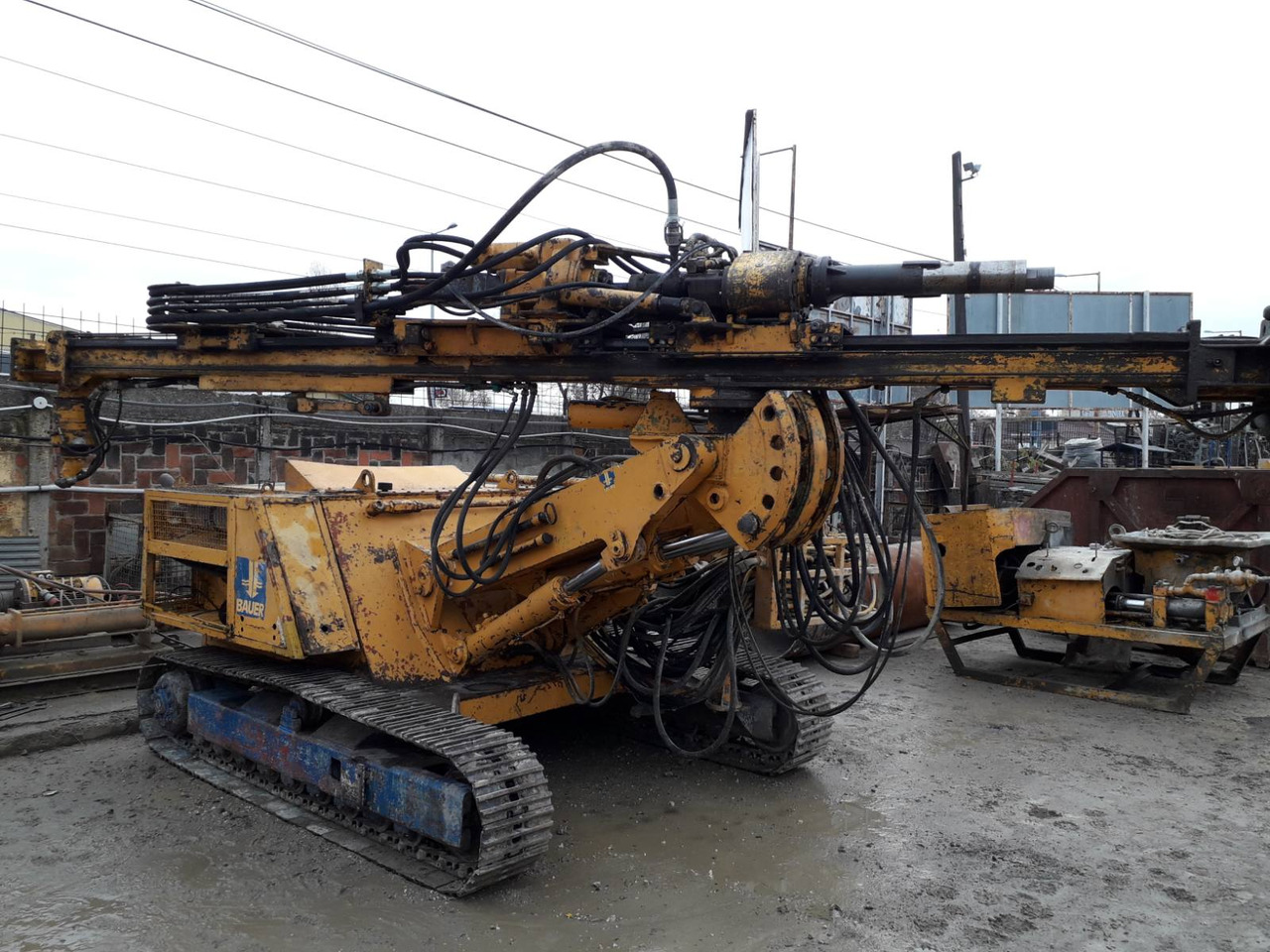 Bauer UBW 06 - Drilling rig: picture 1
