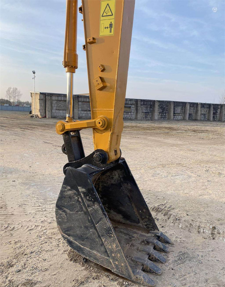Crawler excavator CASE CX 210 , ISUZU MANUAL PUMP: picture 9