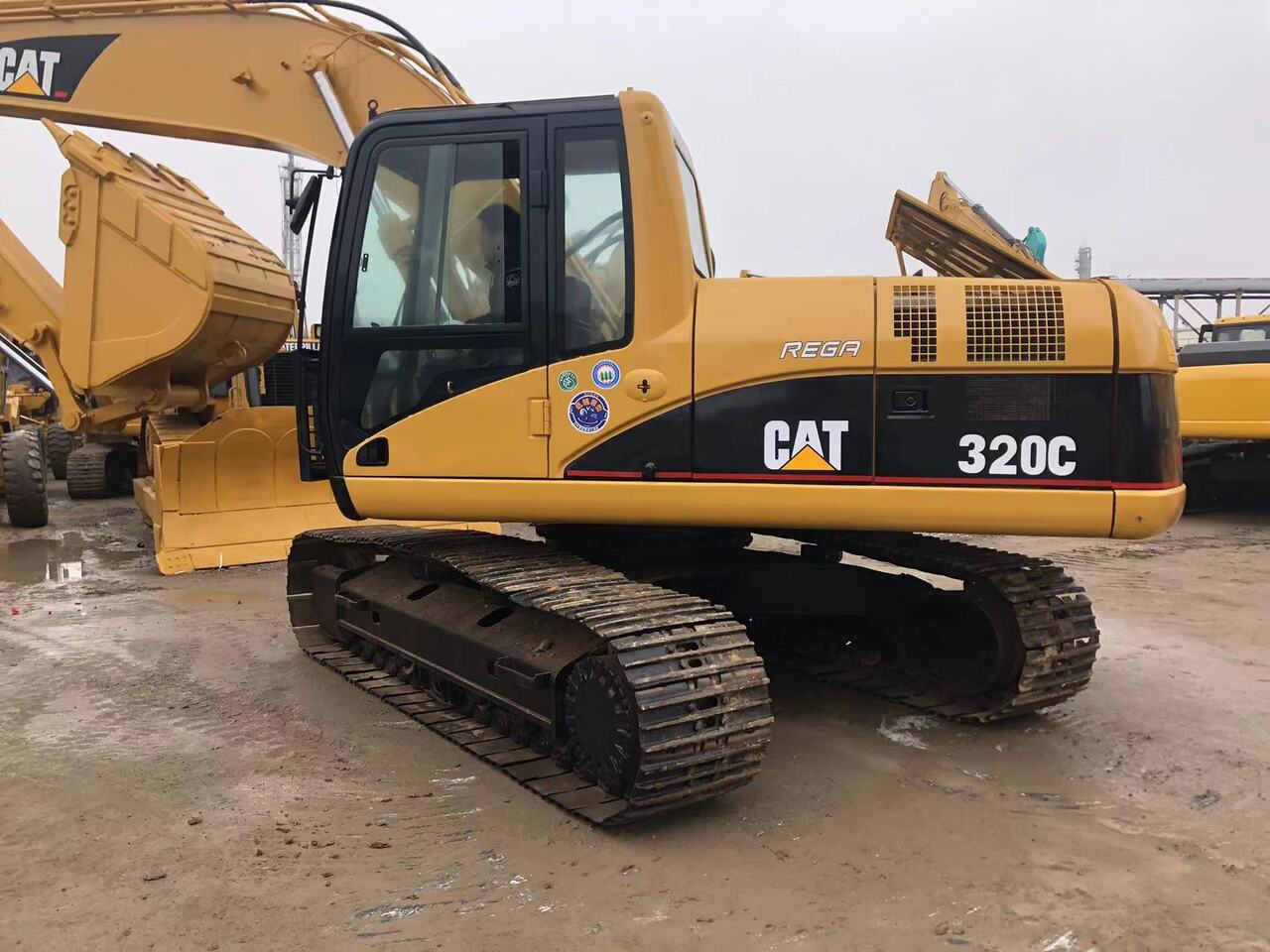Crawler excavator Cat 320C 320CL: picture 12