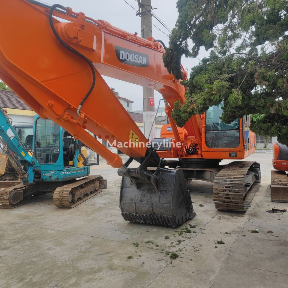 Crawler excavator Doosan DX225LC-7: picture 3