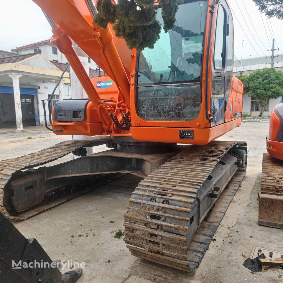 Crawler excavator Doosan DX225LC-7: picture 2