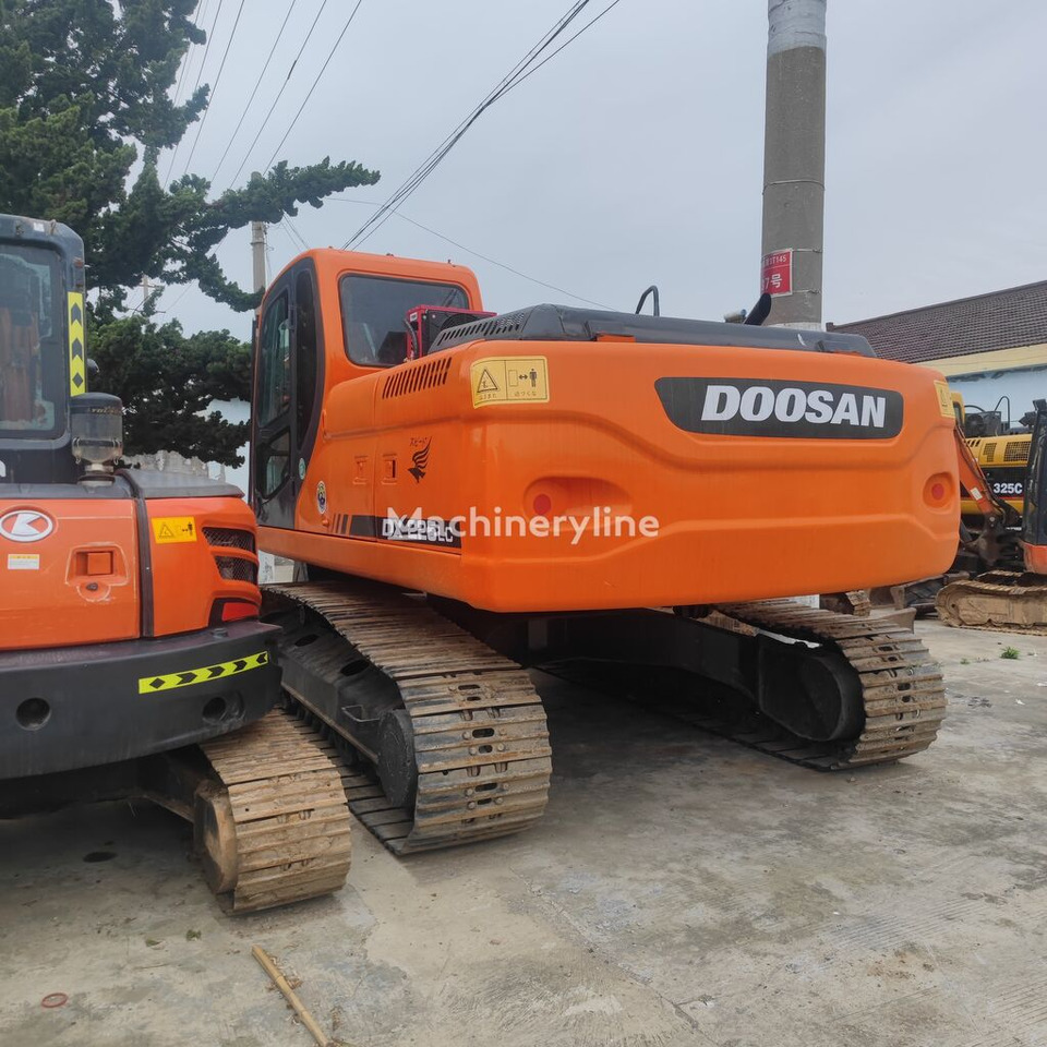 Crawler excavator Doosan DX225LC-7: picture 6