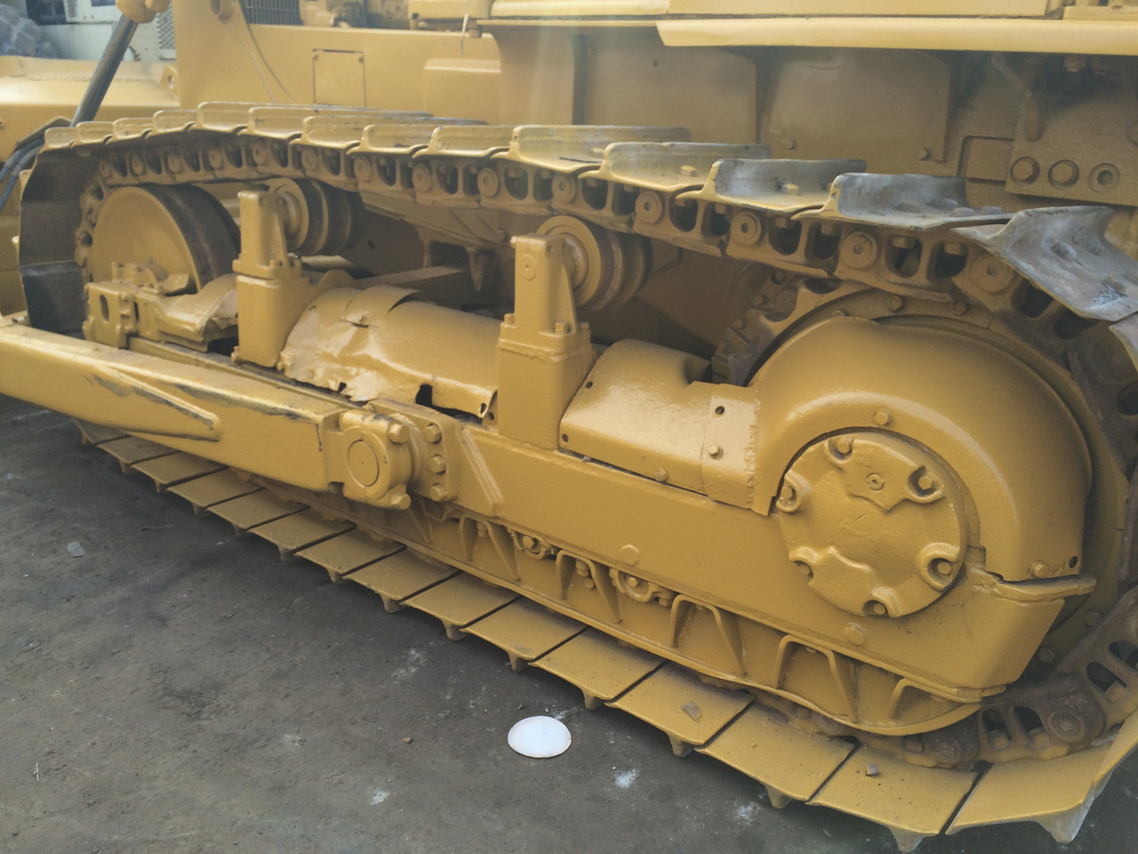 New Bulldozer Famous brand CATERPILLAR D6D in  good condition: picture 2