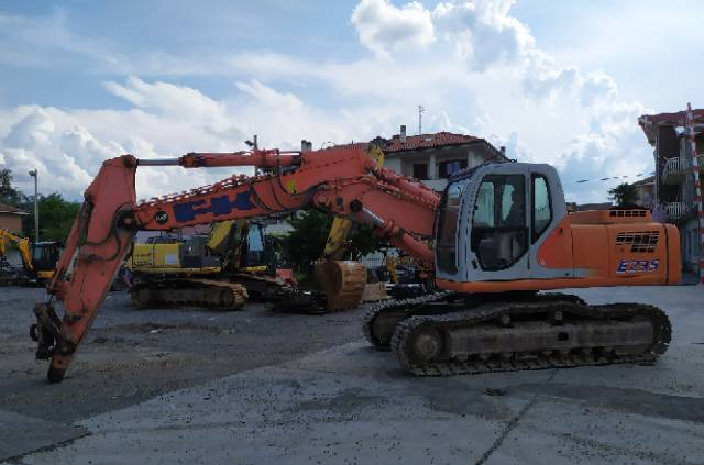 Crawler excavator Fiat-Kobelco E 235: picture 2