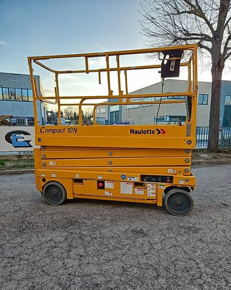 Lease a Haulotte Compact 10 N  Haulotte Compact 10 N: picture 6