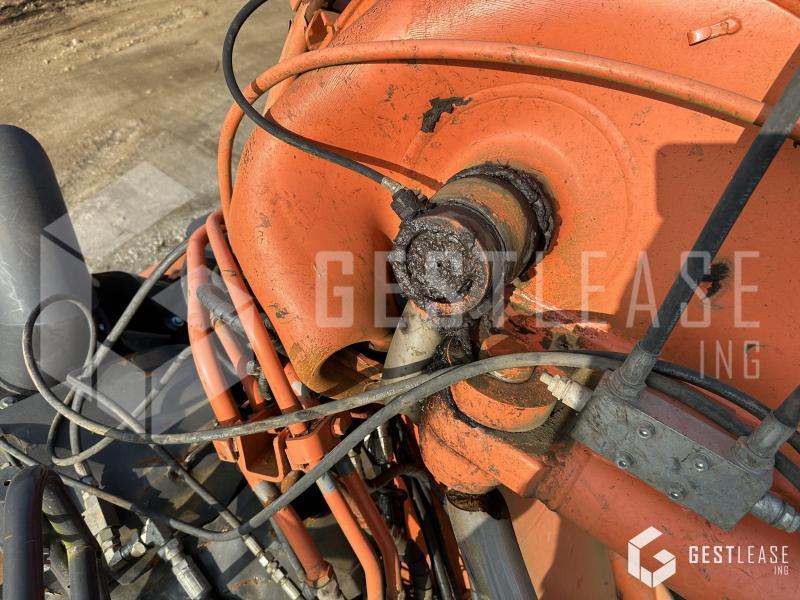 Crawler excavator Hitachi ZX135US: picture 10