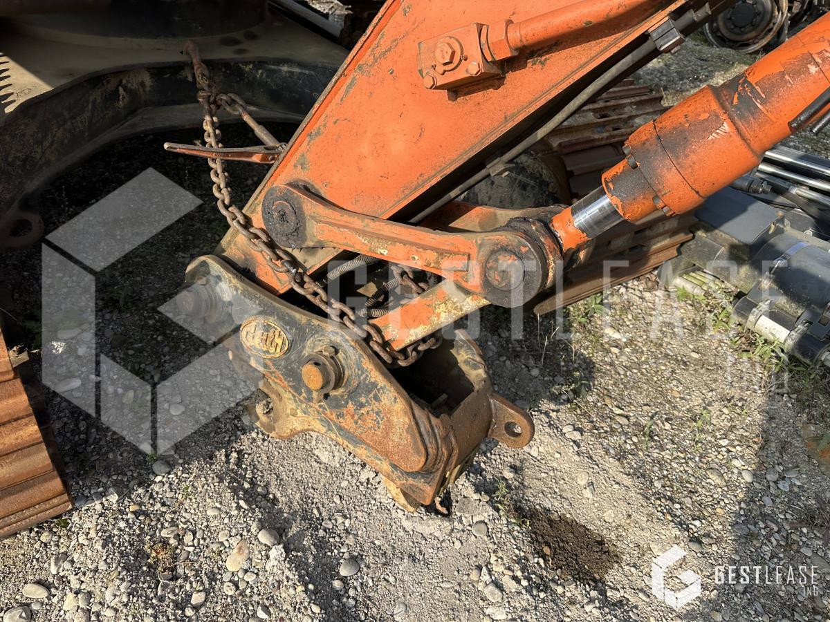 Crawler excavator Hitachi ZX135US: picture 13