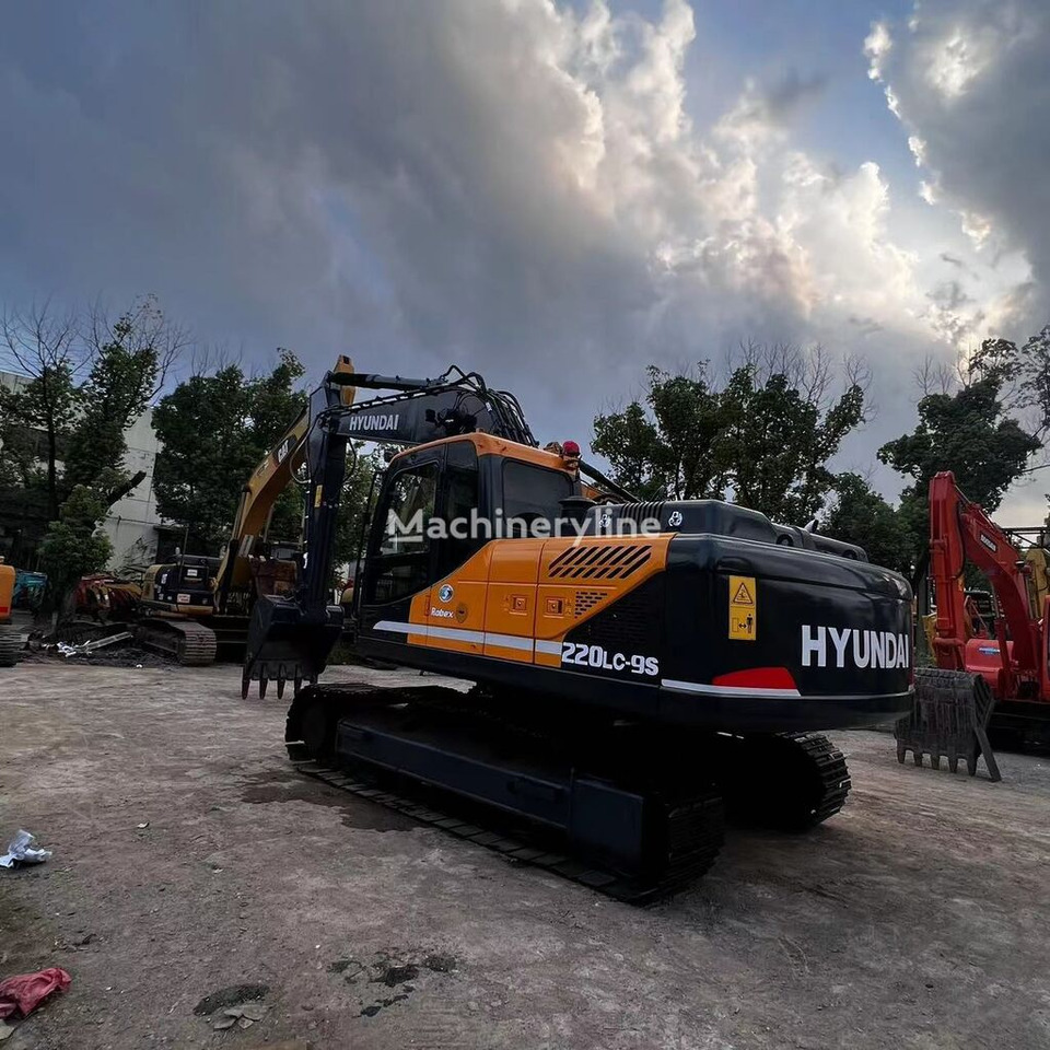Crawler excavator Hyundai R220-9: picture 5