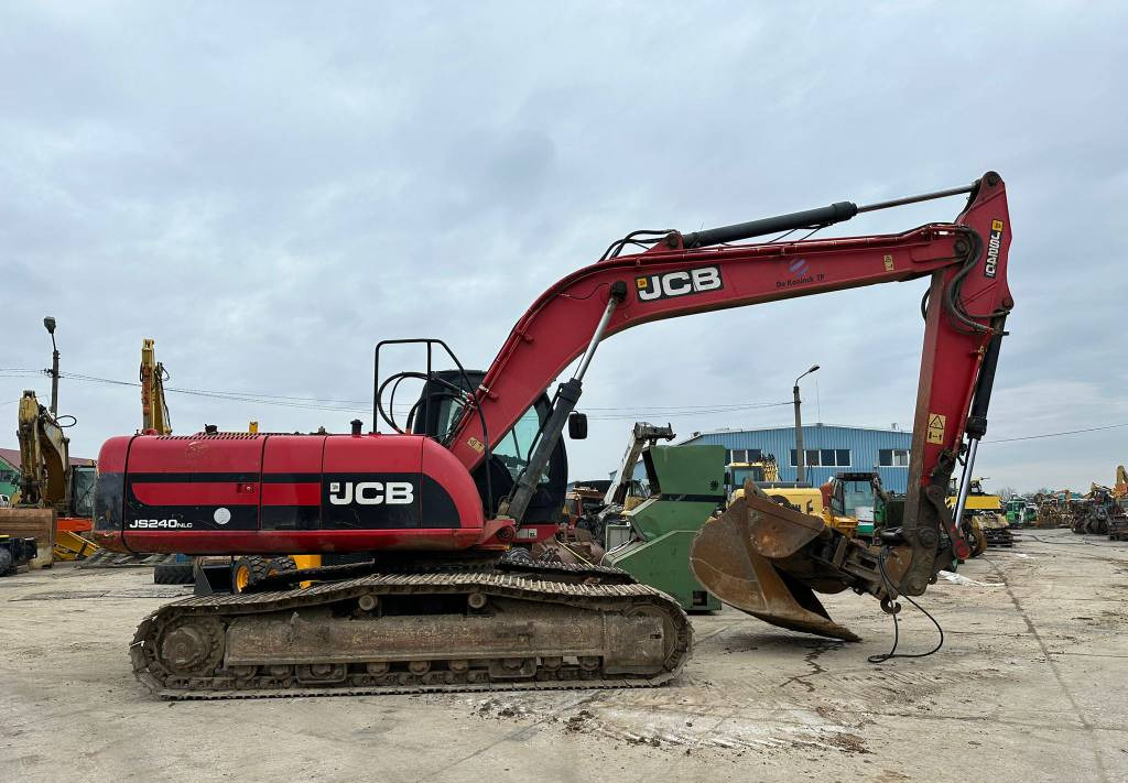Crawler excavator JCB JS 240 N LC: picture 3