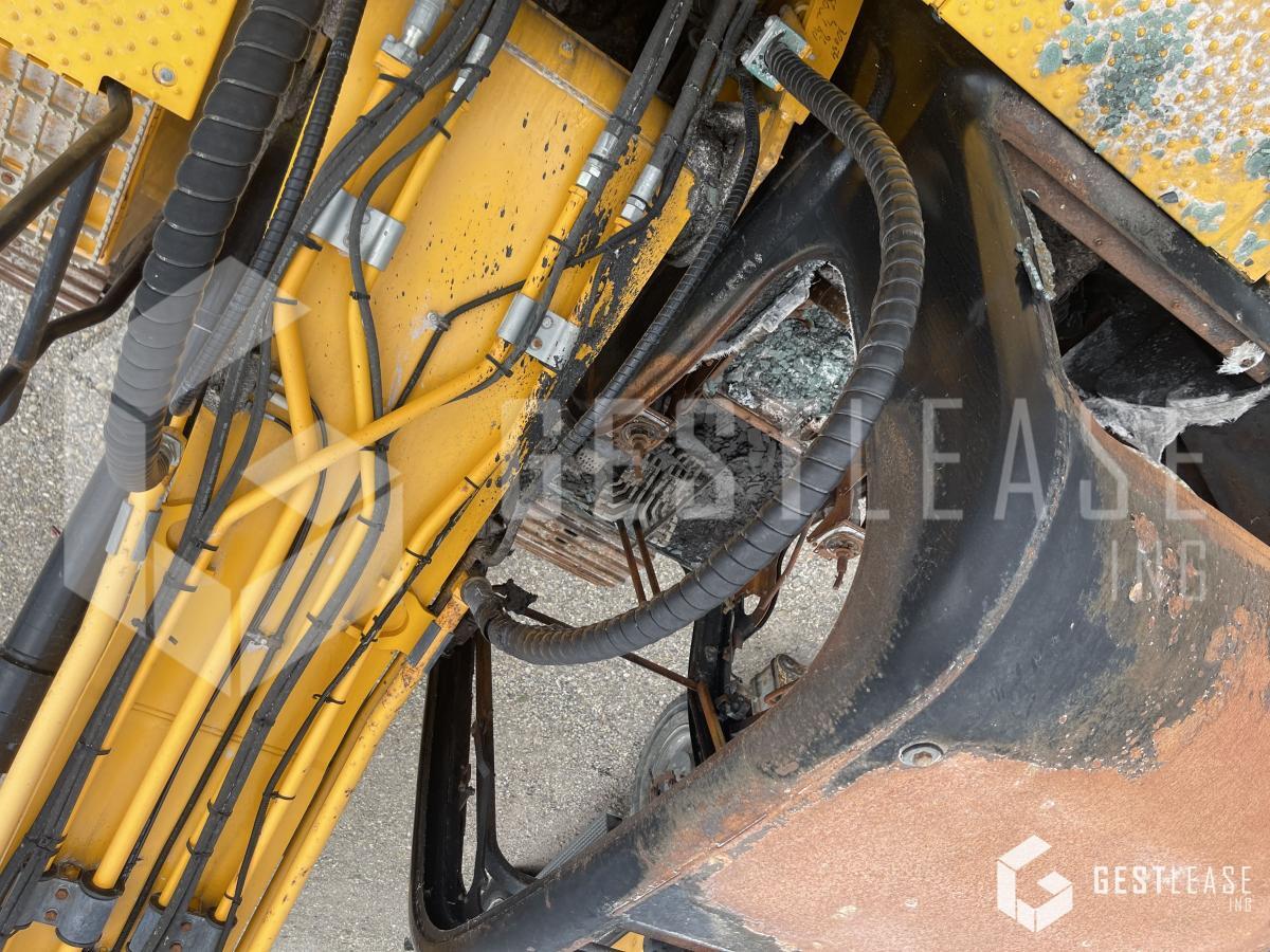 Crawler excavator Jcb JS210: picture 9