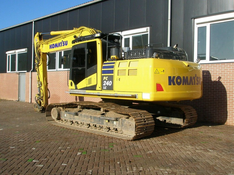 Crawler excavator Komatsu PC 240LC-11: picture 2